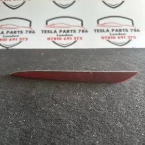 Tesla Model 3 2019 rear light reflector 1077406 SKE34234 29263
